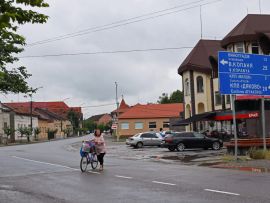 Tiszaújlak befektetőkre és békére vár