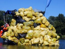 15 tonna hulladéktól szabadították meg a Tiszát a PET Kupán