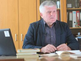 A bíróság visszahelyezte posztjára Schink István munkácsi magyar iskolaigazgatót
