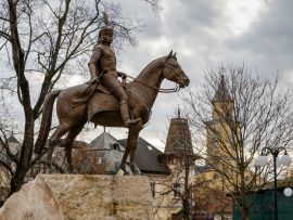 Felavatták II. Rákóczi Ferenc életnagyságú szobrát Beregszászon