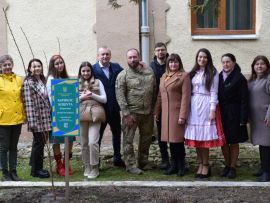 Fát ültettek Beregszászban az 1848–49-es forradalom és szabadságharc emlékére