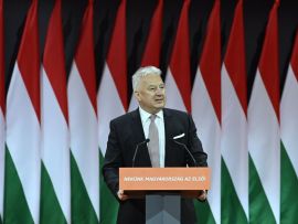 Semjén Zsolt: Nem adunk ki Ukrajnának menekülteket!