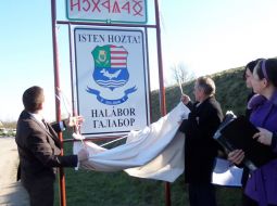 2016 - Halábori megemlékezés és településnév-tábla-avatás