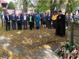 Főhajtás 1956 hősei előtt Ungváron