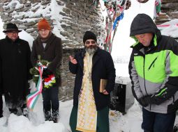 2017 - Felavatták és felszentelték a vereckei honfoglalási emlékmű új oltárkövét Kárpátalján