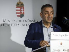 A mindenkori kormány kötelessége foglalkozni a külhoni magyarokkal