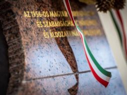 2017 - A magyar népnek legyőzhetetlen a szabadságvágya. 1956 hőseire emlékeztek Ungváron